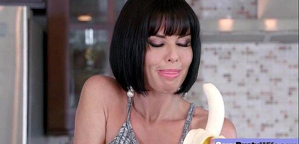  Sexy Housewife (Veronica Avluv) With Big Jugss Nailed Hardcore On Cam vid-25